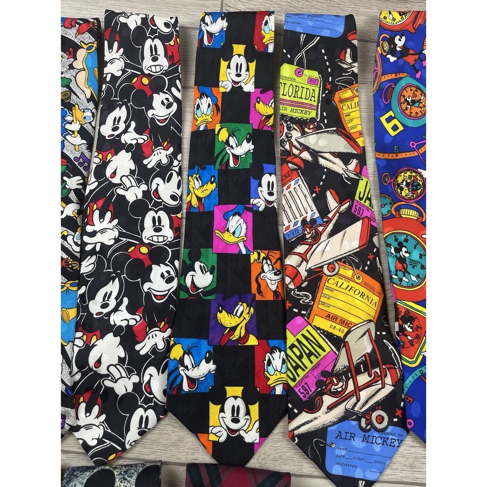 Disney - 14 Silk Tie Lot Featuring Mickey Mouse & Many Other Beloved Characters - Picture 8 of 14